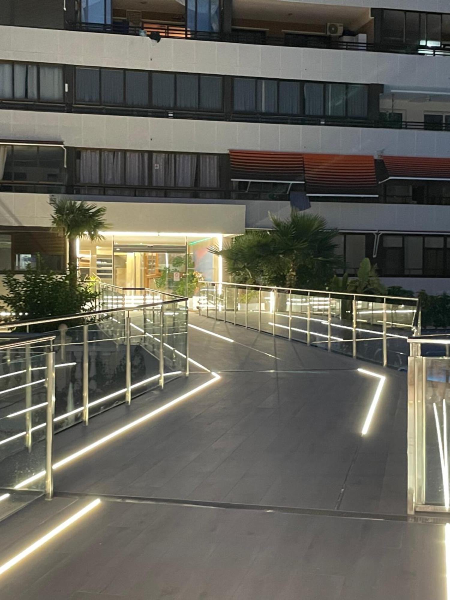Viva Sky Benidorm Apartment Luaran gambar